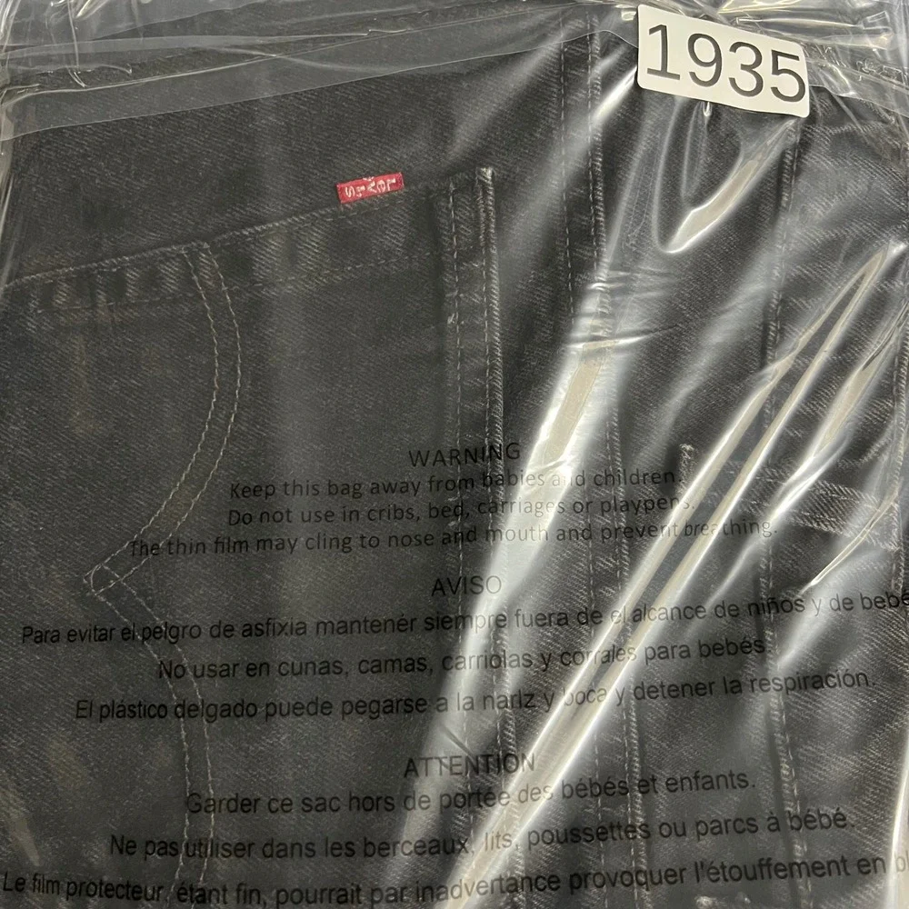 Levis levi 560
